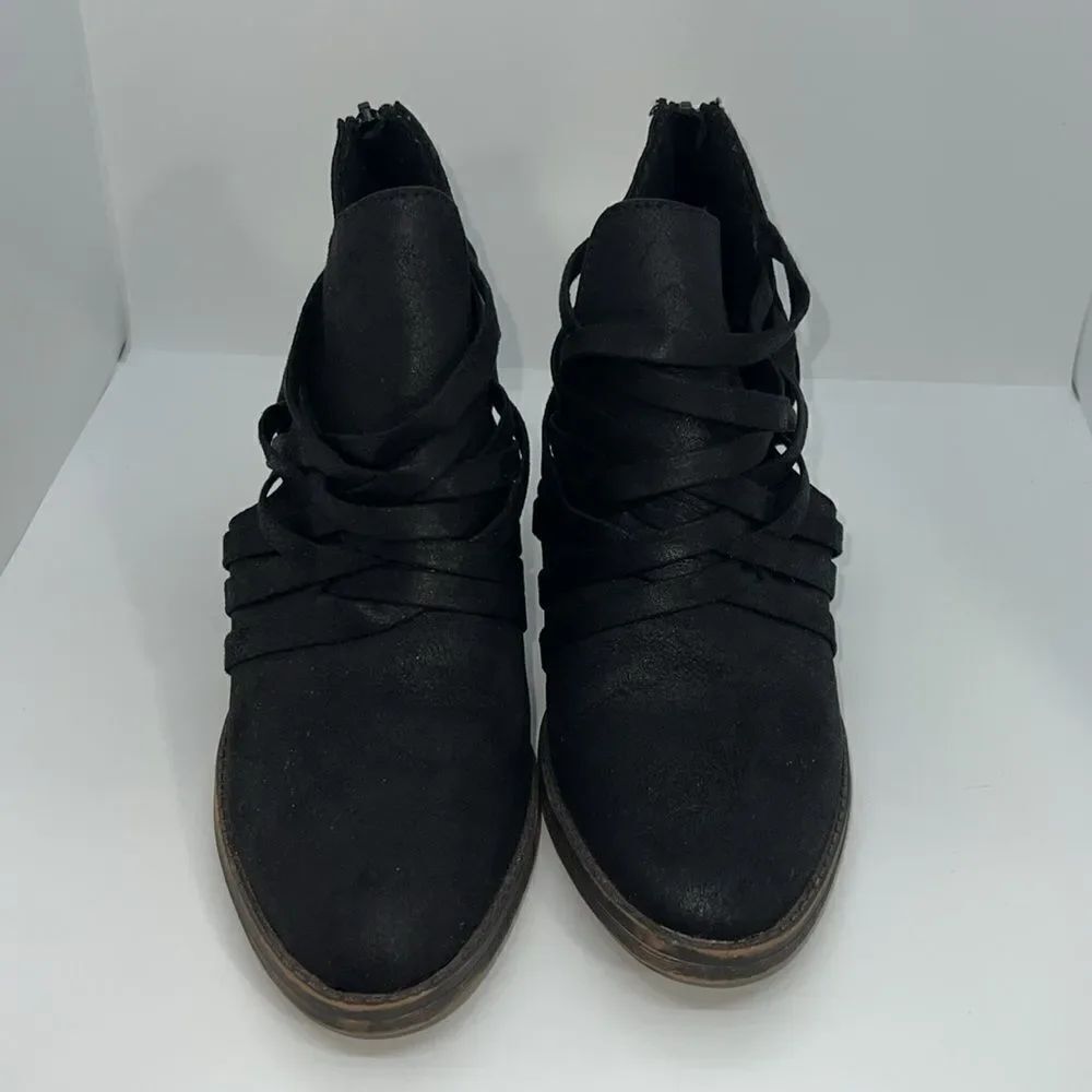 Super Cute Black High Heel Booties By Fergalicious. Size 7. - Picture 9 of 11
